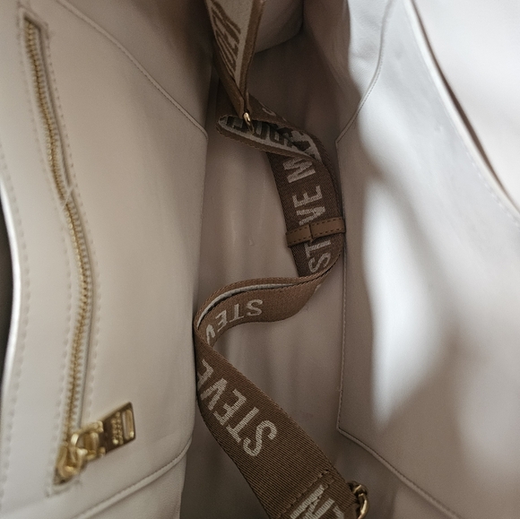 Steve Madden Tote Bag - Picture 5 of 6